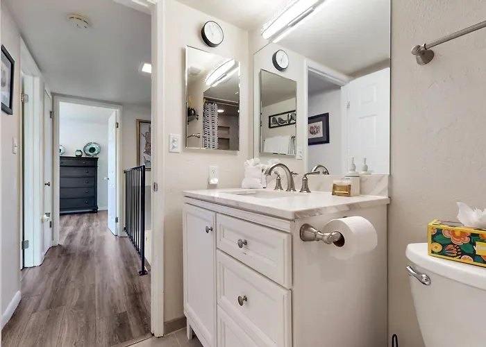 2 Bed 2 Bath Vacation In Holiday home