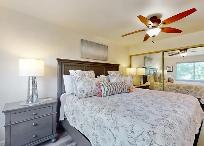 2 Bed 2 Bath Vacation In Holiday home