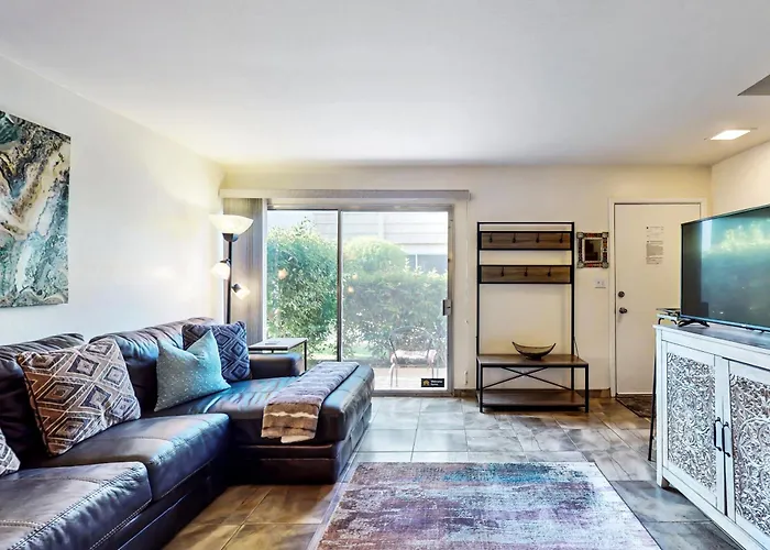 Holiday home 2 Bed 2 Bath Vacation In *